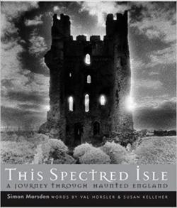 This Spectred Isle par Simon Marsden