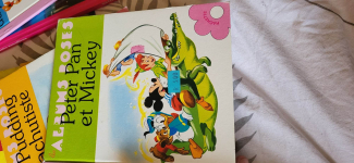 Peter Pan et Mickey par Disney