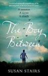 The Boy Between par Stairs