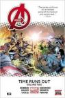 Avengers Time Runs Out, Volume 2 par Walker